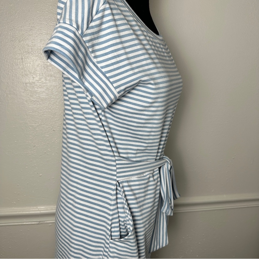 Elegant Blue Striped Midi Dress - Picture 3 of 7
